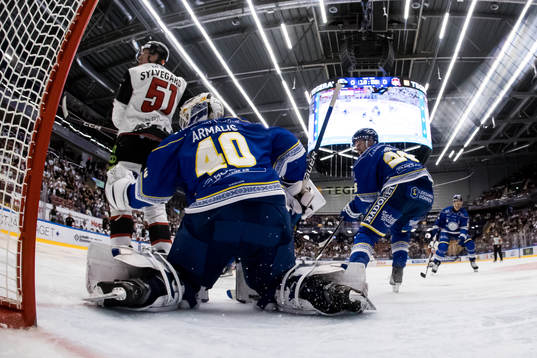 Malmö Redhawks Emil Sylvegård och Leksands målvakt