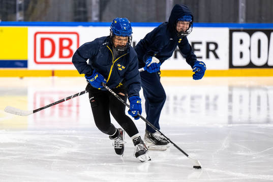 Olivia Sohrner and Ebba Hedqvist of Sweden at a practice
