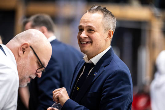 Head coach Andreas Karlsson of Sweden