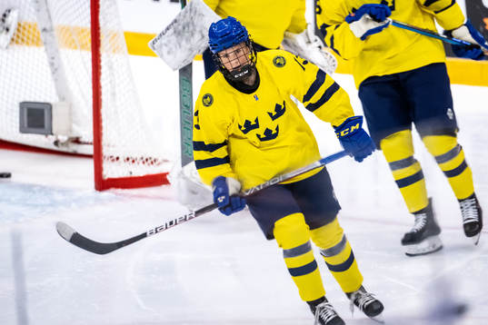 Mira Hallin of Sweden looks dejected
