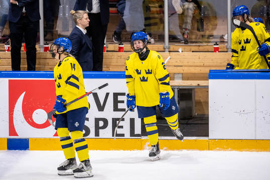 Tilde Utbult and Sara Lindqvist of Sweden looks dejected