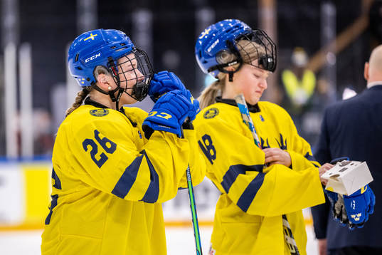 Emma Goding of Sweden looks dejected