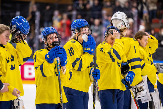 Emma Rehn and Linnea Natt och Dag of Sweden looks dejected