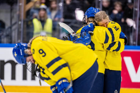 Stina Andersson and Moa Gustafsson of Sweden looks dejected