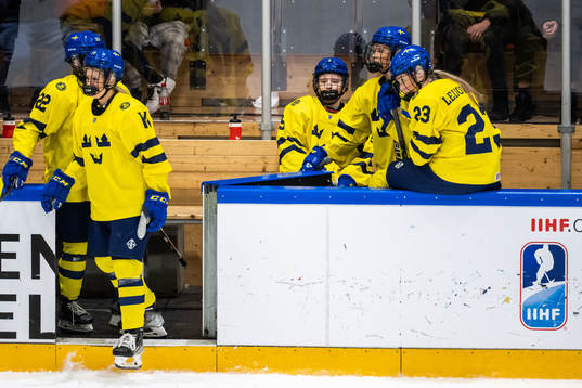 Players of Sweden looks dejected