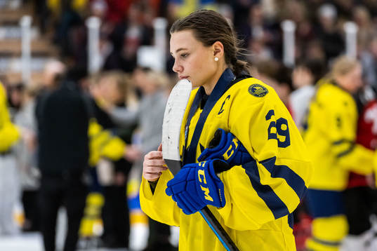 Stella Lindell of Sweden looks dejected