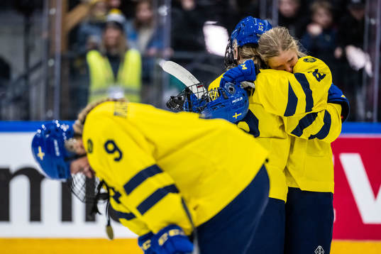 Stina Andersson and Moa Gustafsson of Sweden looks dejected