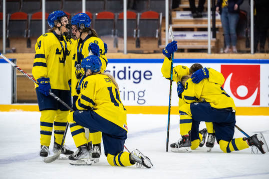 Ebba Hedqvist, Emma Rehn, Tilde Utbult, Jenna Raunio and