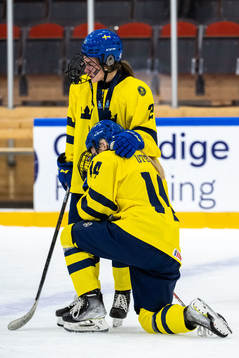 Emma Rehn and Tilde Utbult of Sweden looks dejected