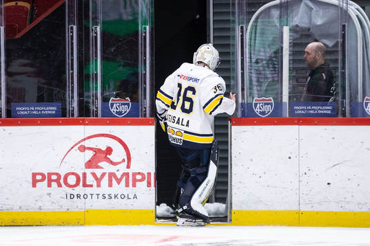HV71s målvakt Anni Keisala lämnar isen