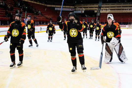 Brynäs Hanna Thuvik och målvakt Loryn Pearson Porter