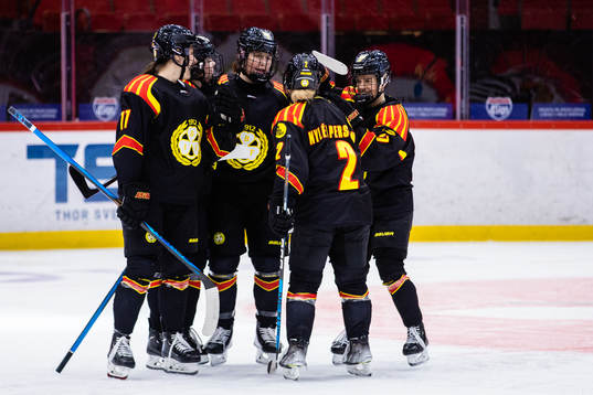 Brynäs Matilda Nilsson (h) jublar