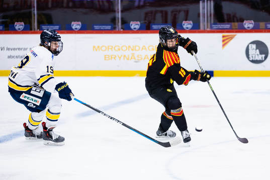 s Klara Seroiszkova och Brynäs Lara Stalder