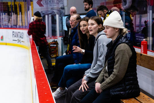 Brynäs målvakt Klara Peslarova, målvakt Felicia Frank