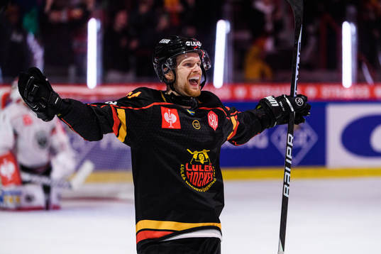 Luleås Brendan Shinnimin jublar