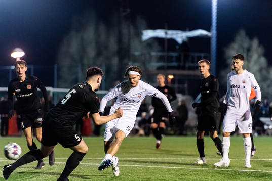 Helsingborgs Wilhelm Loeper gör 0-2
