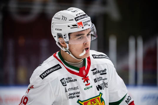 Moras Axel Sundberg deppar
