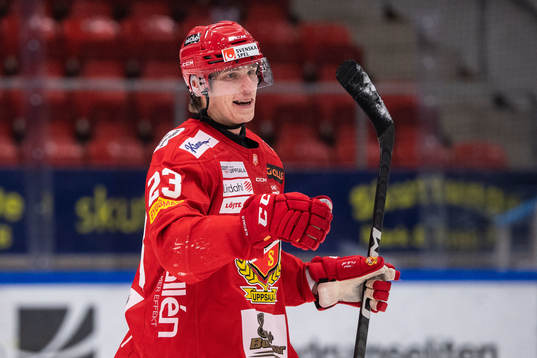 Almtunas Hugo Blixt jublar