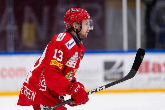 Almtunas Oliver Östergren jublar