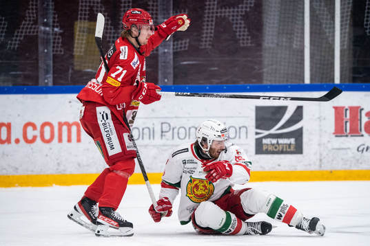 Almtunas Jakob Ragnarsson och Moras Kevin Hancock
