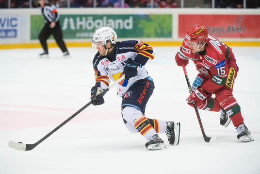 Djurgårdens Liam Öhgren och Modos Filip Sveningsson