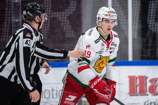 Moras Axel Sundberg deppar