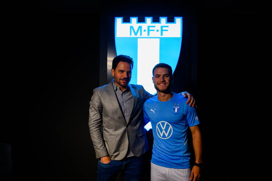 Gabriel Busanello och agent Luiz Antonio Gaino Junior