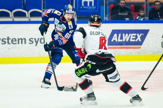 Växjös Erik Josefsson och Malmö Redhawks Johan Olofsson