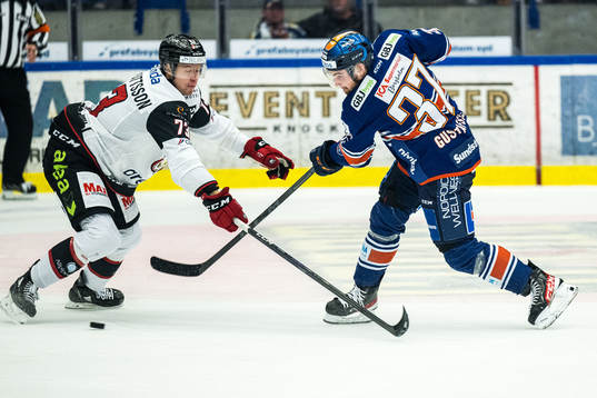 Växjös Glenn Gustafsson och Malmö Redhawks Adam Ollas