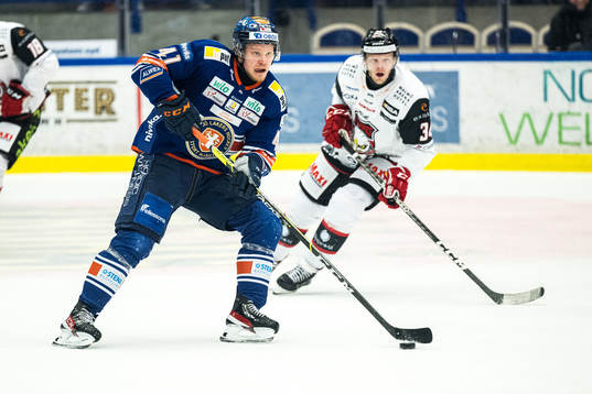 Växjös Ludvig Nilsson och Malmö Redhawks Carl Söderberg