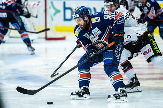 Växjös Lukas Bengtsson och Malmö Redhawks Adam Ollas