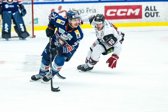 Växjös Brian Cooper och Malmö Redhawks Lance Bouma