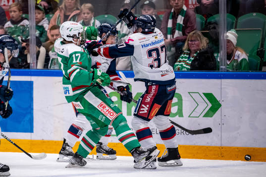 Rögles Felix Nilsson  och Linköpings Jesper Pettersson
