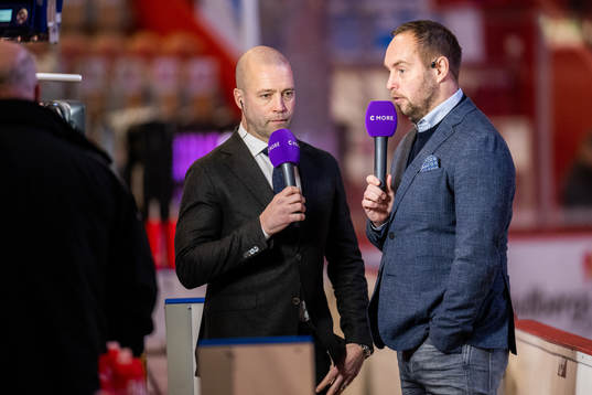 Cmore kommentatorerna Johan Tornberg och Johan Edlund
