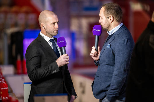 Cmore kommentatorerna Johan Tornberg och Johan Edlund