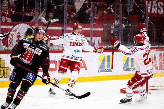 Timrås Erik Walli Walterholm jublar