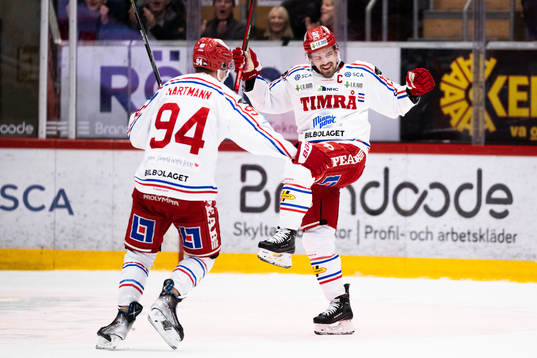 Timrås Anton Lander och Sebastian Hartmann jublar
