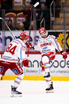 Timrås Anton Lander och Sebastian Hartmann jublar