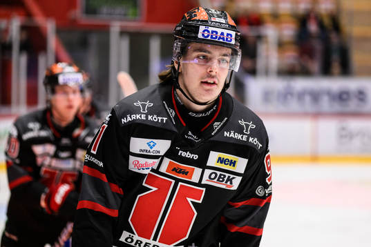 Örebros Leo Carlsson jublar