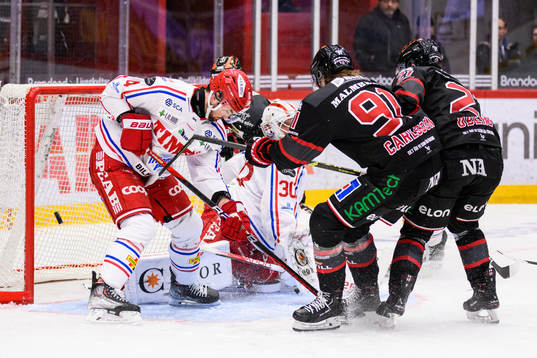 Örebros Leo Carlsson gör 2-1