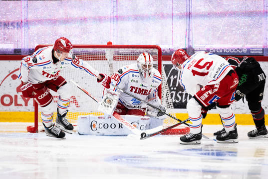 Timrås målvakt Jacob Johansson och Sebastian Hartmann