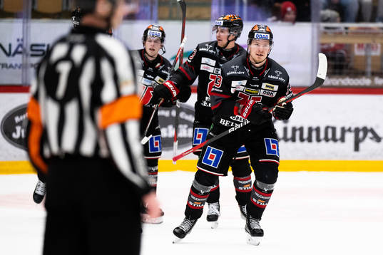 Örebros Christopher Mastomäki jublar