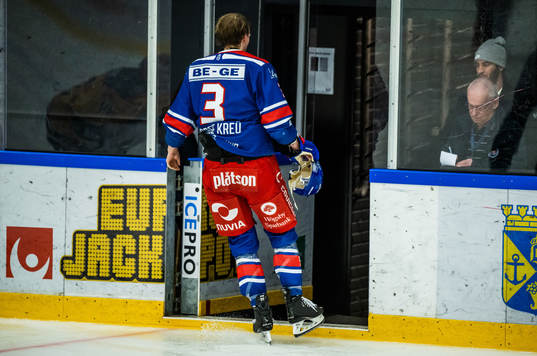 Oskarshamns William Worge Kreü får matchstraff