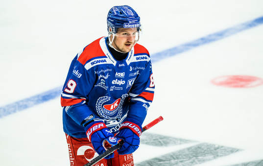 Oskarshamns Patrik Karlkvist jublar