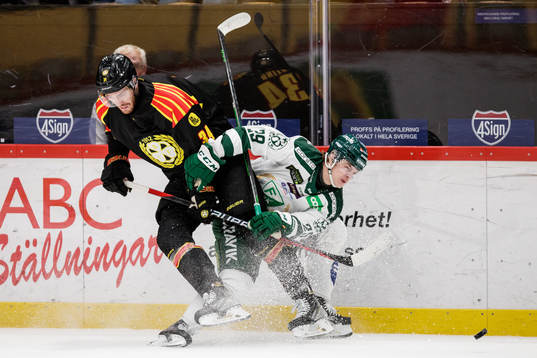 Brynäs Oscar Eklind och Färjestads Mattias Göransson
