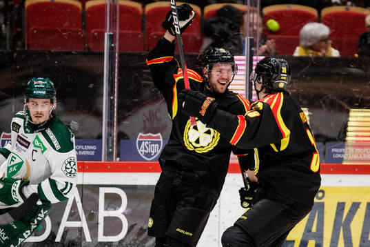 Brynäs Jacob Blomqvist jublar