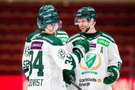Färjestads Theodor Lennström jublar