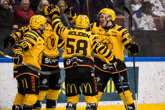 Skellefteås spelarna jublar