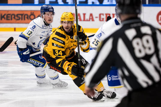 Leksands Kalle Östman och Skellefteås Tom Kühnhackl