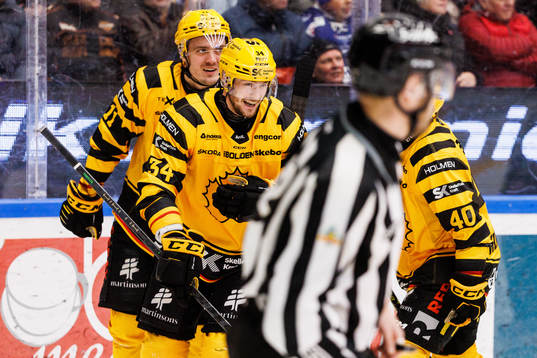 Skellefteås Tom Kühnhackl jublar
